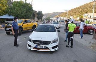 Kuşadası’nda bayram yoğunluğu