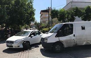 Kuşadası’nda para taşıyan zırhlı araç kaza...