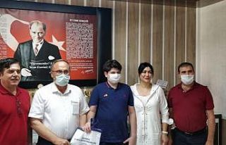 LGS birincileri altınla ödüllendirildi