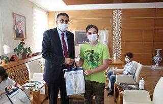 LGS birincilerini tebrik etti