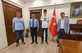 LGS Ergani birincisinden Kaymakam Öztürk’e ziyaret