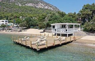 Lüks oteller yüksek tedbirlerle kapılarını açıyor