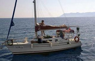 Makine arızası yapan 5 kişilik tekne kurtarıldı