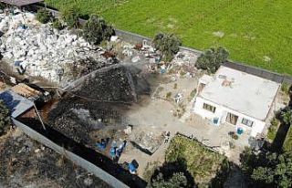 Manisa’da geri dönüşüm tesisinde korkutan yangın