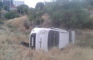 Mardin’de otomobil şarampole uçtu: 1 yaralı