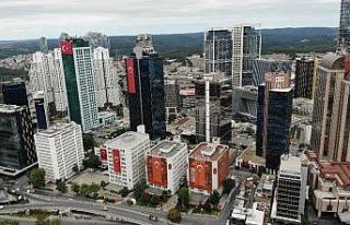 Maslak’taki gökdelenler 15 Temmuz için kırmızı...