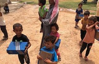 Mehmetçikten Suriyeli çocuklara bayram hediyesi