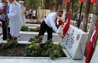 Mersin şehitliğinde hüzünlü bayramlaşma