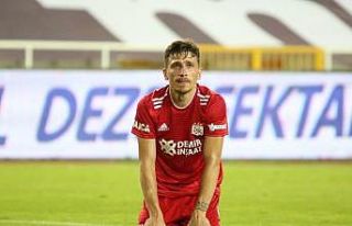 Mert Hakan Yandaş, Sivasspor’a veda etti
