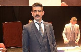 Mevcut başkana 21 fark atan genç isim il başkanı...
