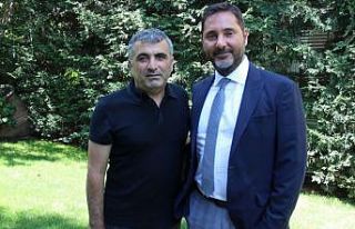 Mini bypass yöntemiyle hastasının 6 damarına bypass...