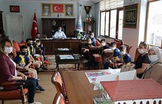 Minik sporculardan Başkan Biçer’e ziyaret