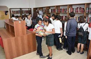 Nadir Nadi Kütüphanesi, havuz ve spor salonunun...