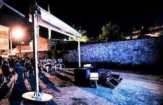 Nilüfer kırsalında kadınlara film gösterimleri...