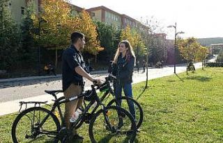 Öğrenciler üniversitelerine puan verdi