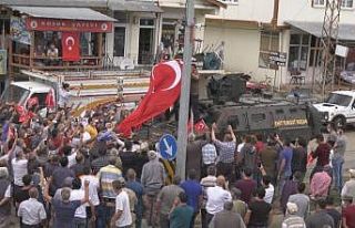 Operasyondan dönen jandarmayı kurban keserek karşıladılar