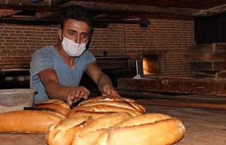 Örnek fırıncılar 300 derece sıcakta bile maske...