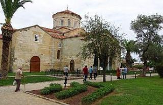 Ortahisar Ayasofya Camii açılışın ardından ziyaretçilerin...