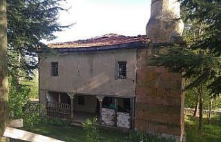 Osmanlı dönemine ait tarihi Üçköy camii restore...