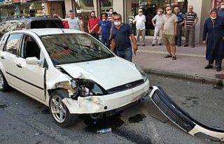 Otomobil 3 araca çarptı: 3 yaralı