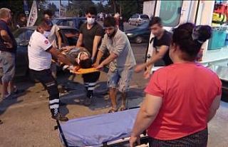 Otomobil ile kamyonet çarpıştı: 1 yaralı
