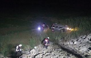 Otomobil şarampole uçtu: 6 yaralı