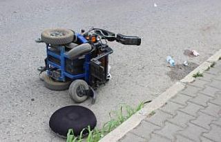 Otomobilin çarptığı engelli yaralandı