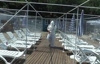 (Özel) Adalar’da plajda korona virüse karşı...