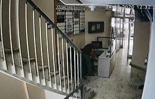 (Özel) Eliyle koymuş gibi cüzdanı alıp kaçtı