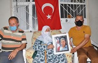 Özel harekat polislerine siper olan servis şoförünün...