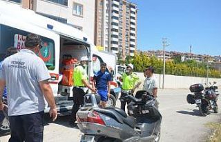 Panik yapıp motosikletini deviren sürücü yaralandı