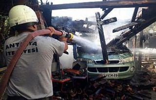 Patlayan çakmak araç yaktı