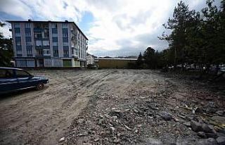 Pazar yerinin park soruna köklü çözüm