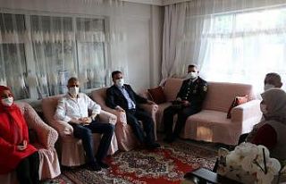 Protokolden 15 Temmuz gazilerinin ailelerine ziyaret