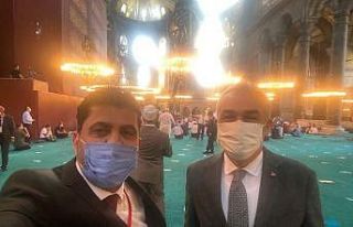 Rektör Aldemir Ayasofya Camii’nde ilk Cuma namazına...