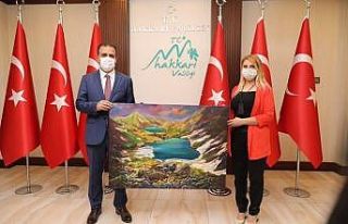 Ressam ve Küratör Uyanık’tan Vali Akbıyık’a...