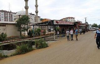 Rize’de sel sonrası dere yatağındaki binaların...