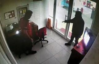 Sakarya’da akaryakıt istasyonunu çalışanları...