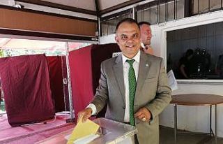 Salihli İYİ Parti’de Ulvi Murat Tunca güven tazeledi