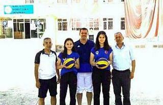 Salihli, Voleybol Lisesine 2 öğrenci gönderdi