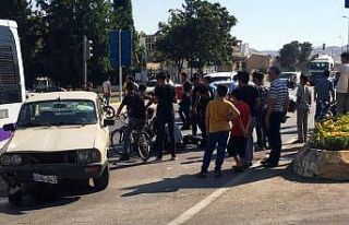 Şanlıurfa’da otomobil motosiklete çarptı: 1...