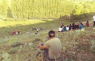 Şarampole uçan traktörün sürücüsü genç, hayatını...