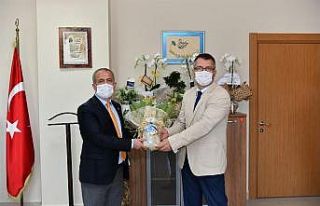 SAÜ Tıp Fakültesinde devir teslim