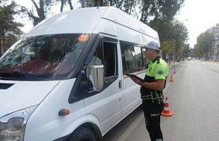 Servis araçlarında yaş sınırının yükseltilmesi...