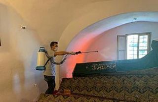 Şeyh Edebali Türbesinde bayram temizliği