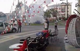 Seyir halindeyken dumanlar içerisinde kalan otomobil...