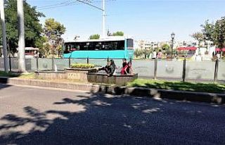 Sıcaktan bunalan çocukların tehlikeli serinlemesi