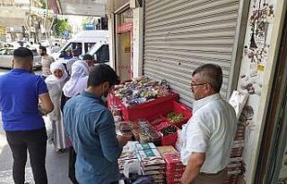 Silvan’da bayram şekerleri tezgahlardaki yerini...
