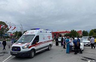 Sipariş getiren kurye otomobille çarpıştı 1 kişi...