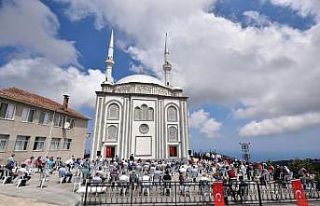 Sultan Alparslan Camii ibadete açıldı